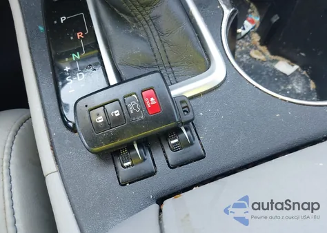 2016 Toyota Highlander Xle z USA, uszkodzony, nr VIN 5TDKKRFH0GS500932